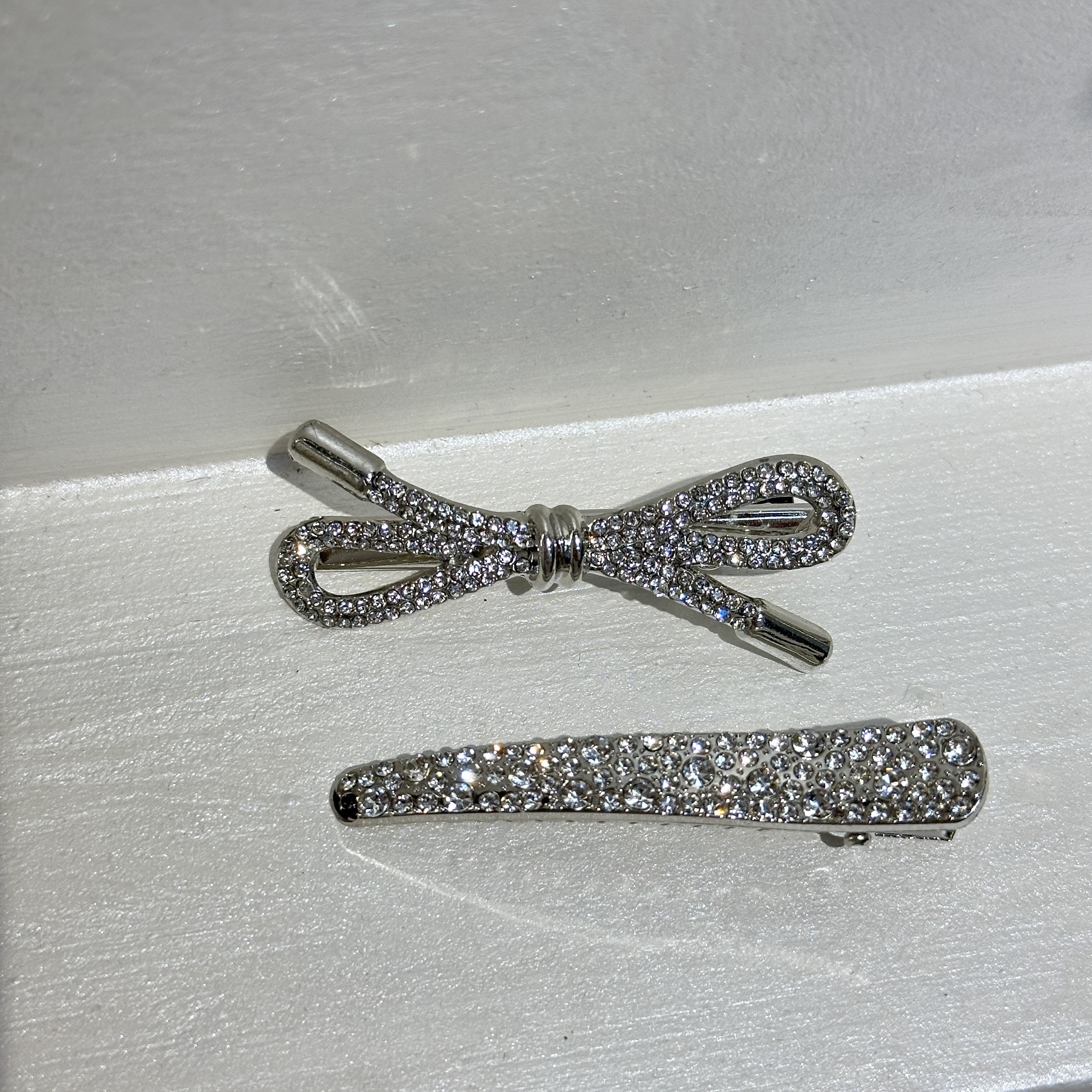 亮闪闪满钻蝴蝶结长条鸭嘴夹一对