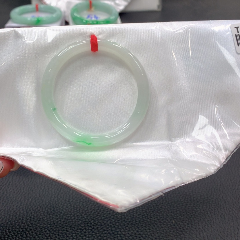 【闪购商品】翡翠手镯未镶嵌翡翠