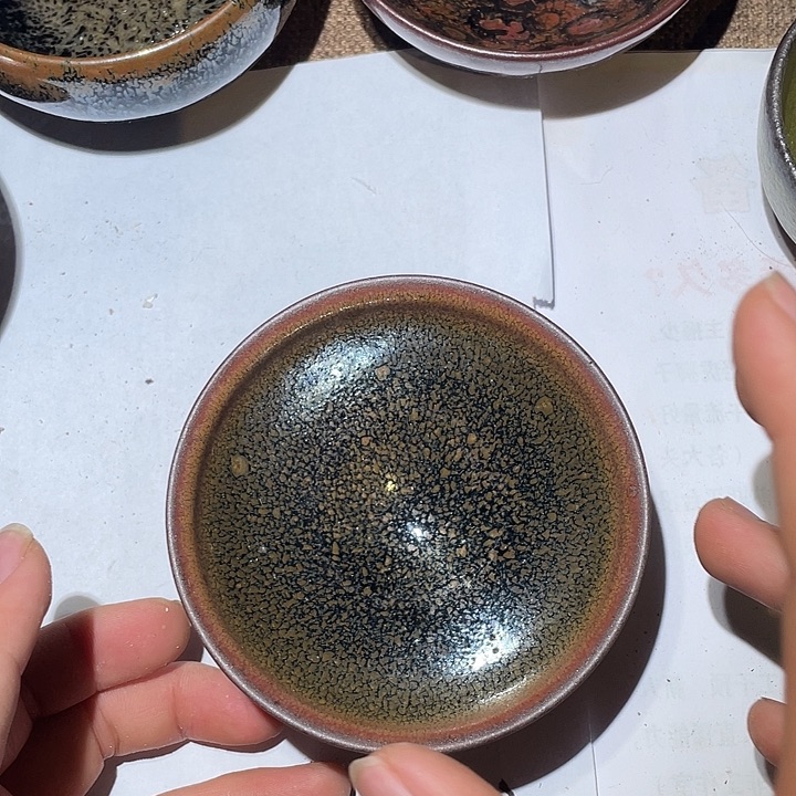陶瓷马克杯带盖勺的小零食