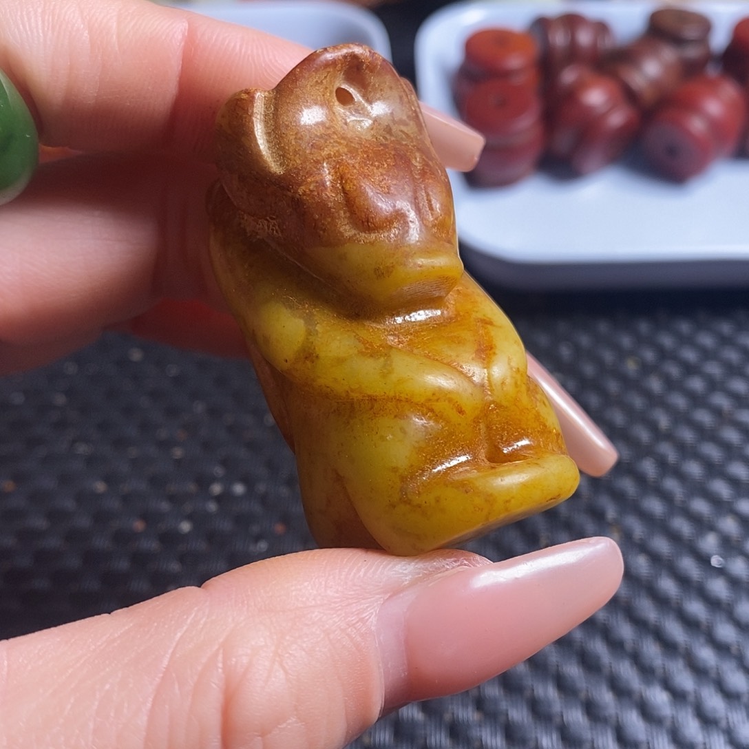 岫玉未镶嵌珠宝奇石