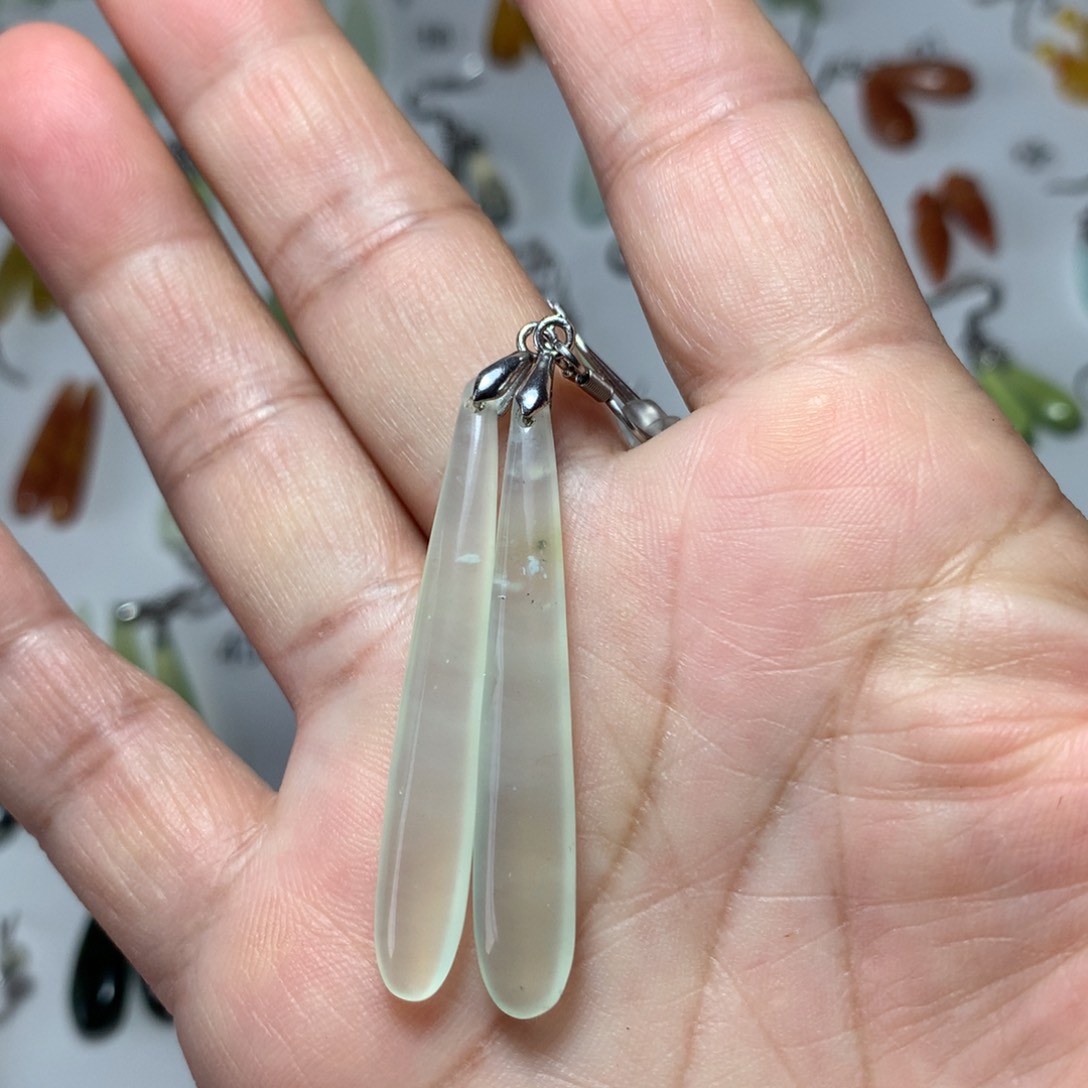 蛇纹石玉耳环未镶嵌