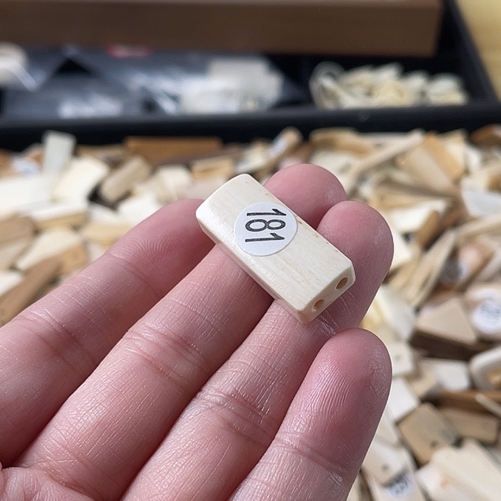 泥塑不打孔联系客服