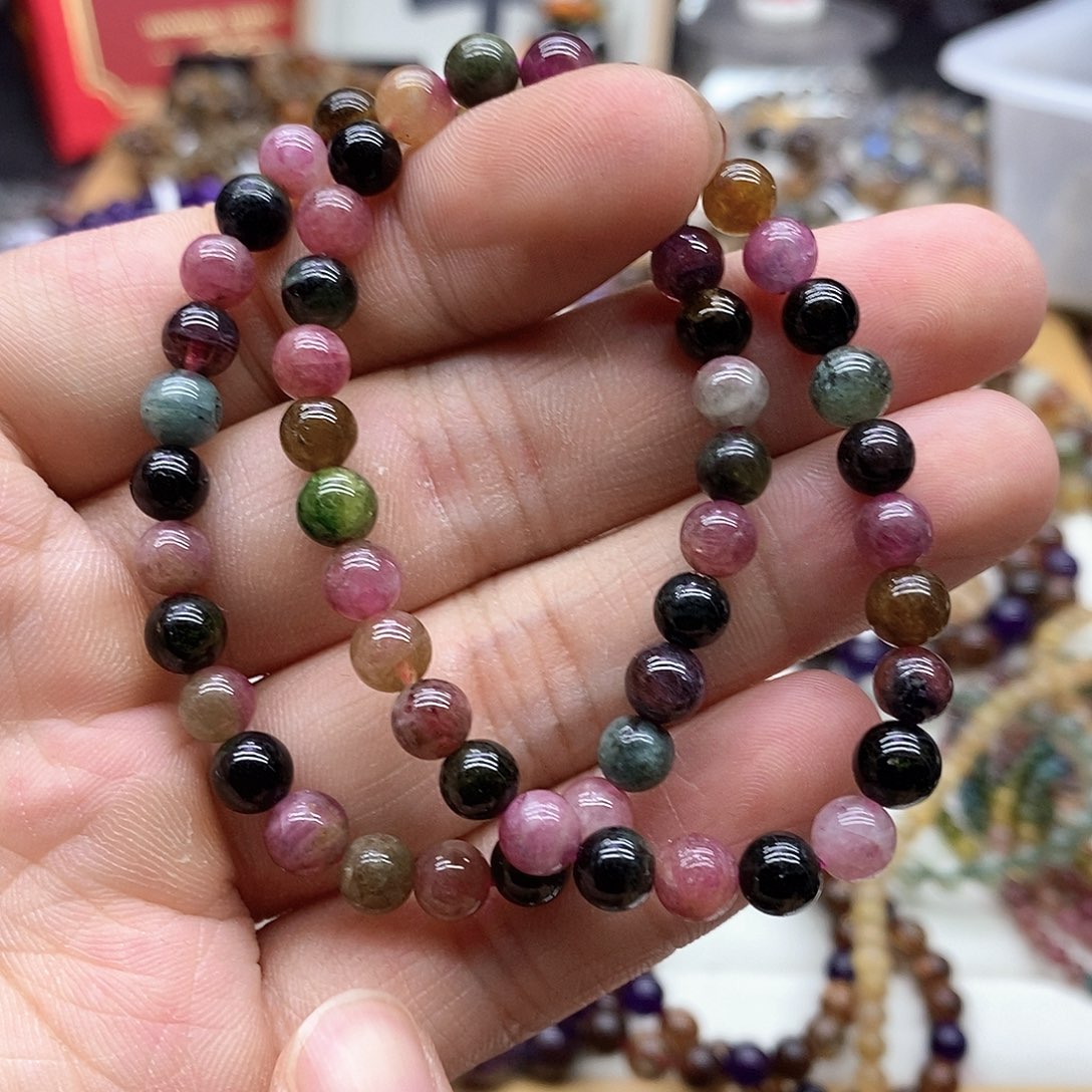 水晶手串未镶嵌多样性发货发一条