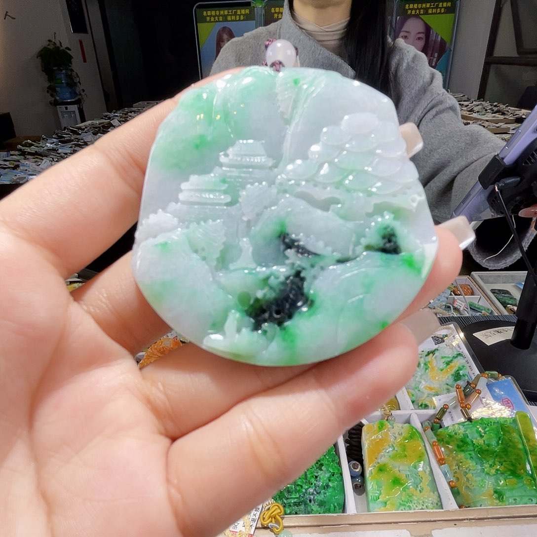 颈饰未镶嵌翡翠一