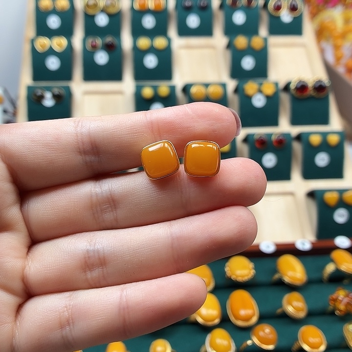琥珀银S925镶嵌耳饰