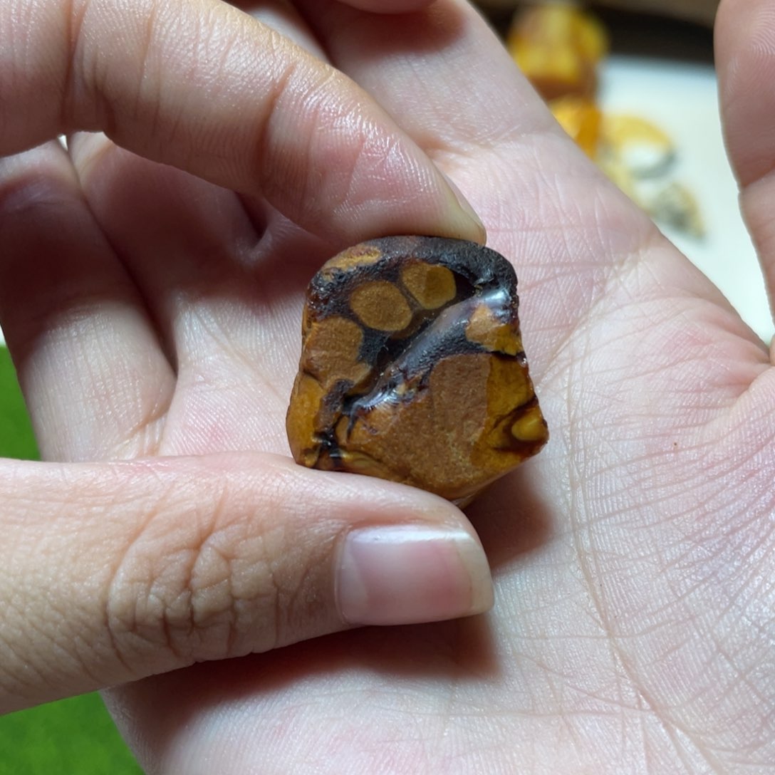 定制琥珀天然原矿