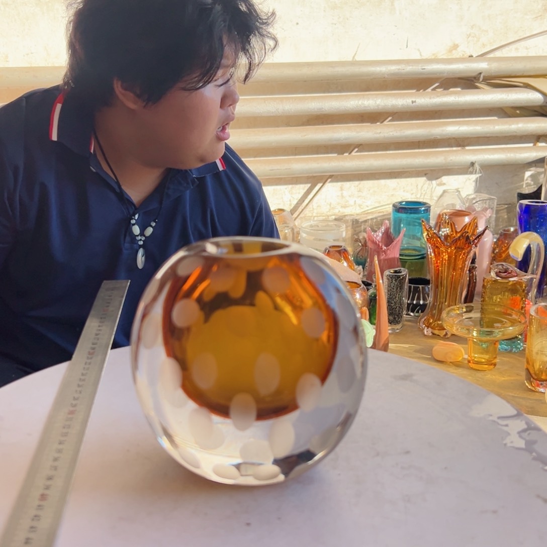 琥珀刻磨高度14琉璃花器摆件微瑕