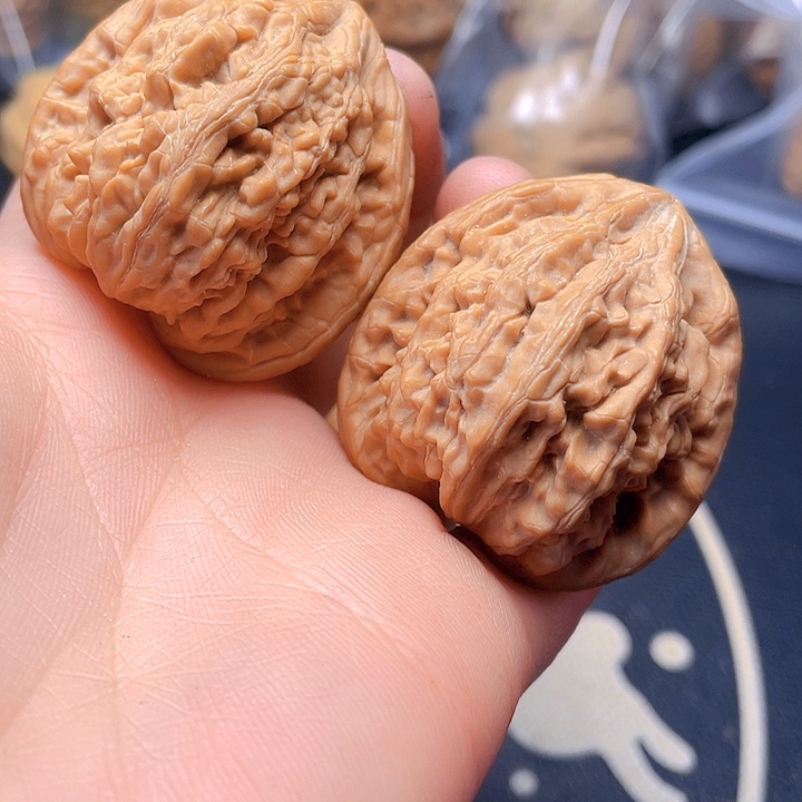 文玩核桃吊坠蓟县虎头王