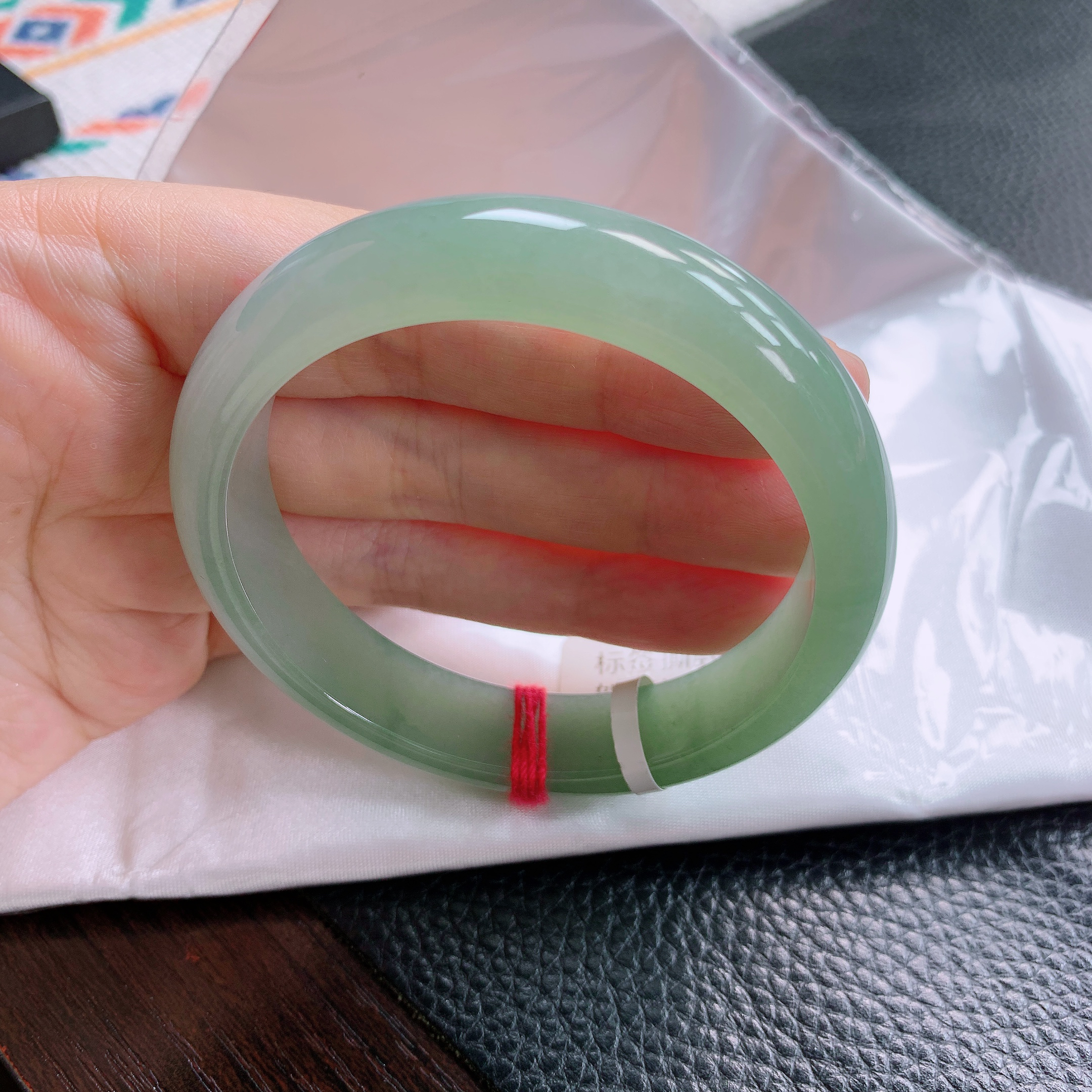天然缅甸A货纯天然翡翠 正品时尚冰糯底蓝绿色起胶56圈宽边手镯