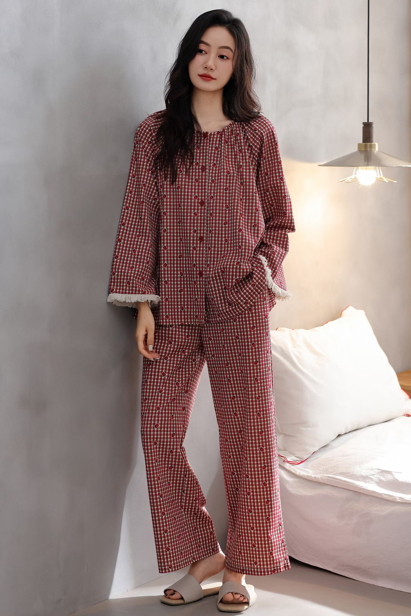 82017小格子草莓秋冬装女家居服5A抗菌消毛拉架棉