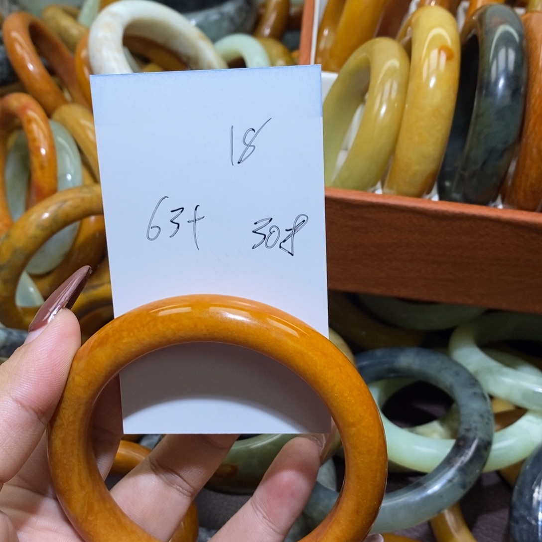 未镶嵌蛇纹石玉手镯墨*