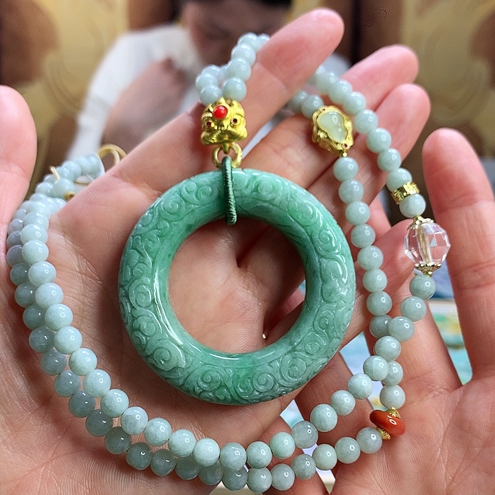 翡翠颈饰未镶嵌吊坠