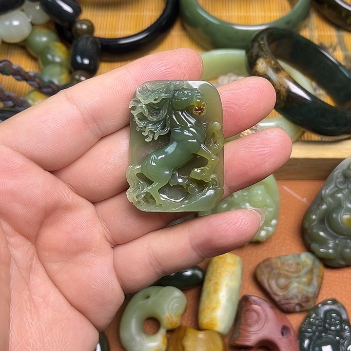 岫岩河磨玉（透闪石质玉）未镶嵌颈饰
