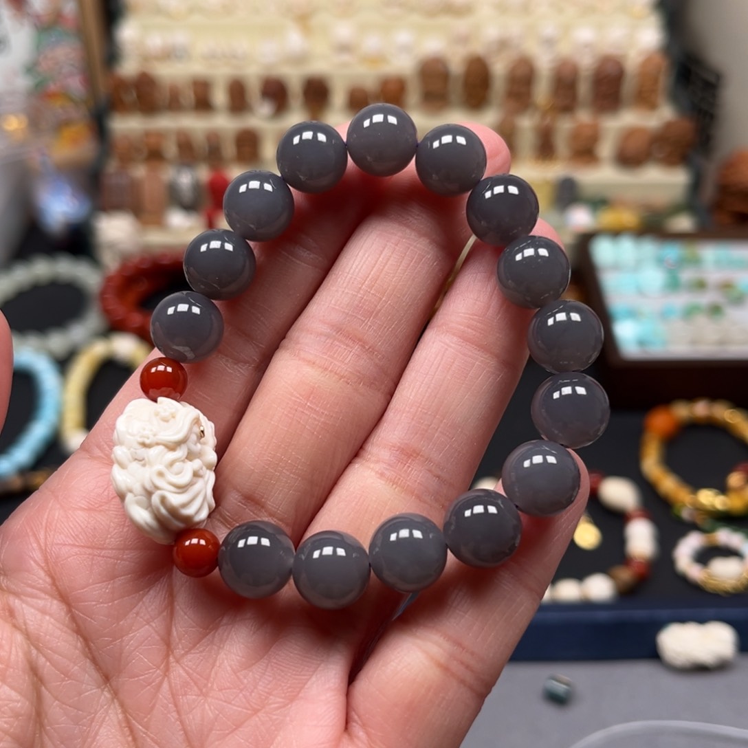 和田玉手串未镶嵌单圈手串