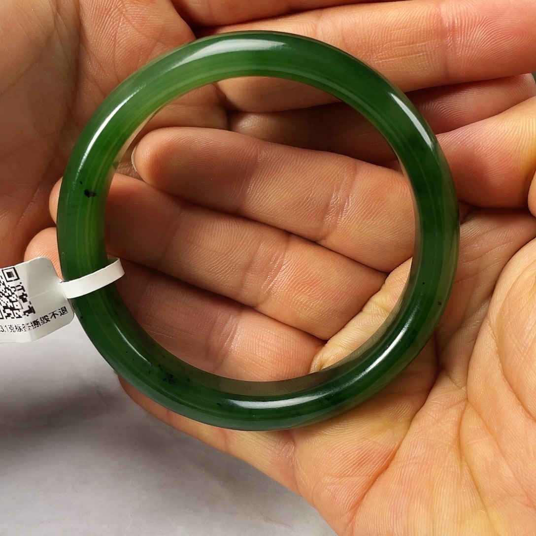 知***恩和田玉（碧玉）未镶嵌手镯