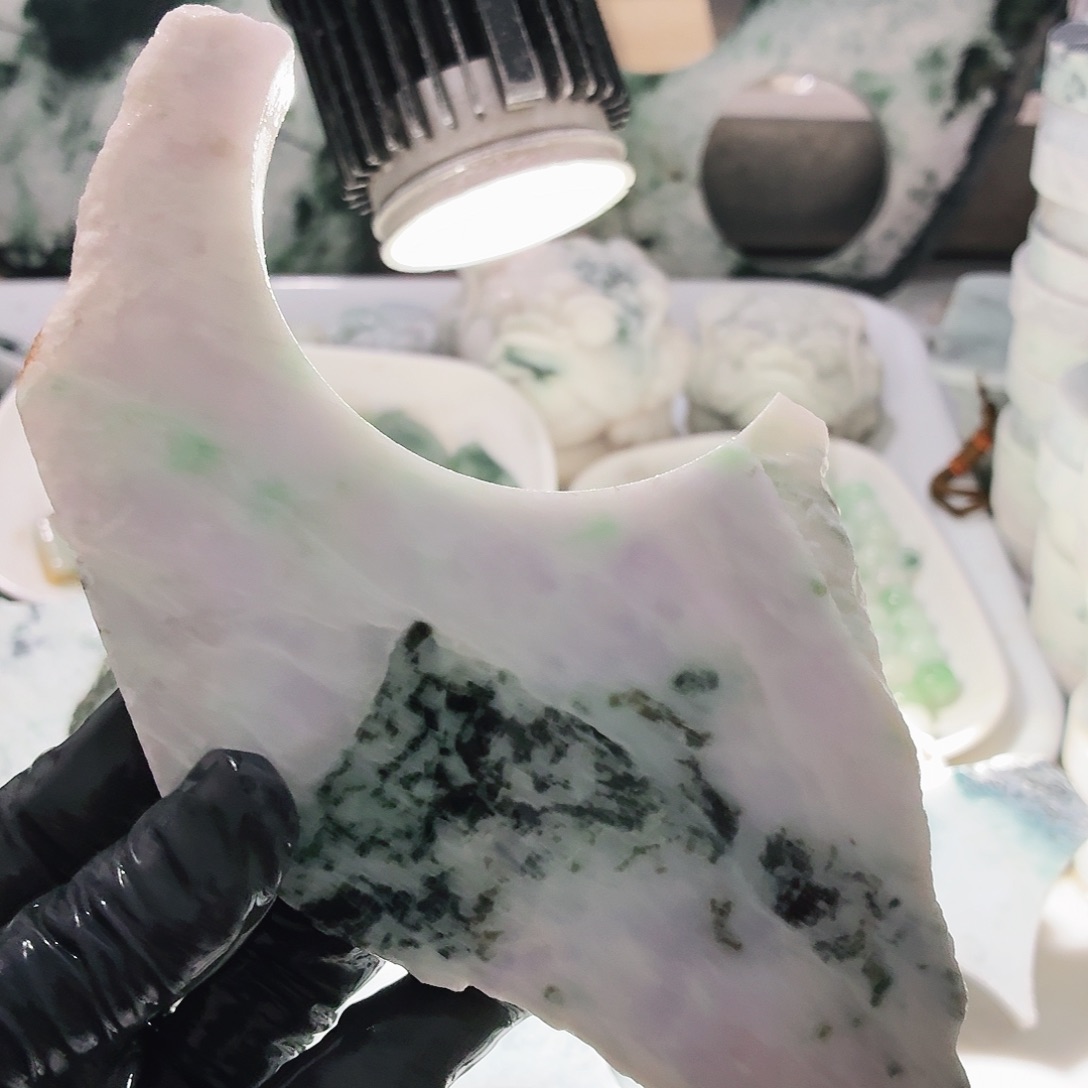 翡翠未镶嵌颈饰边角料