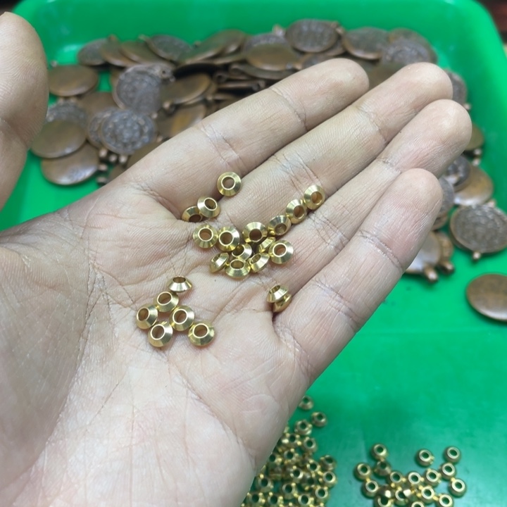 22颗黄利马小隔珠子