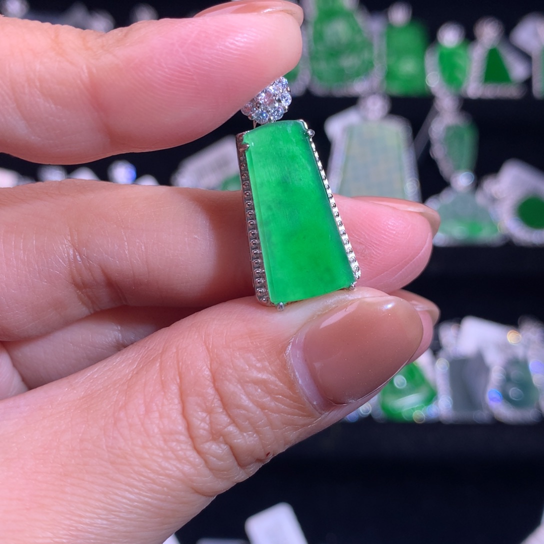 【闪购商品】银S925镶嵌戒指翡翠