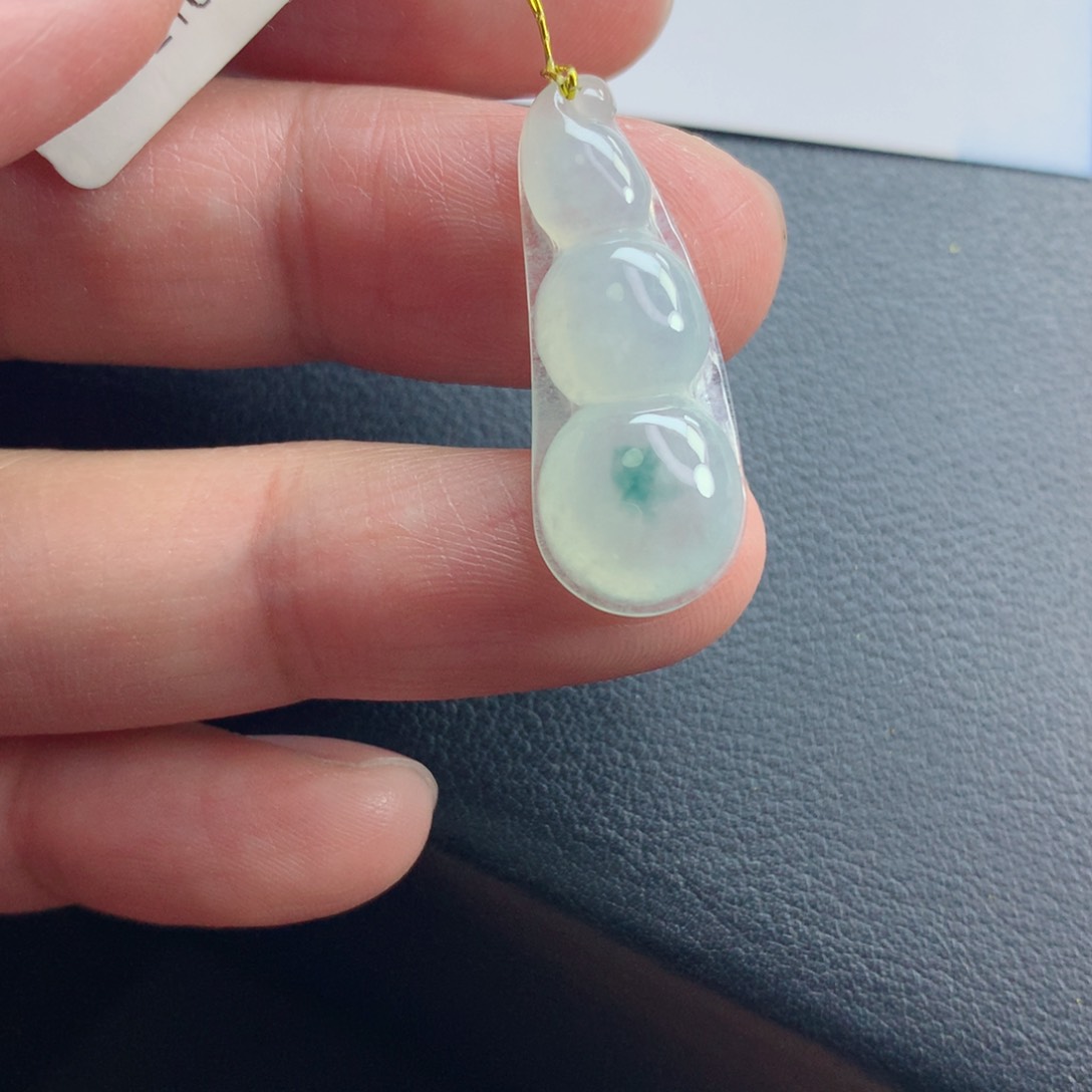 翡翠颈饰未镶嵌福豆