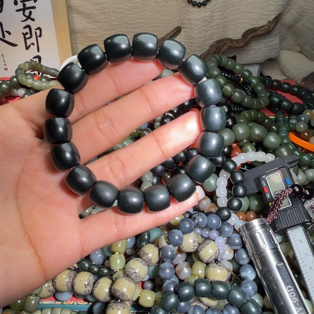 和田玉手链未镶嵌