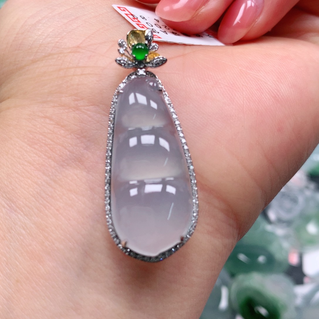 翡翠颈饰18K金镶嵌天然翡翠