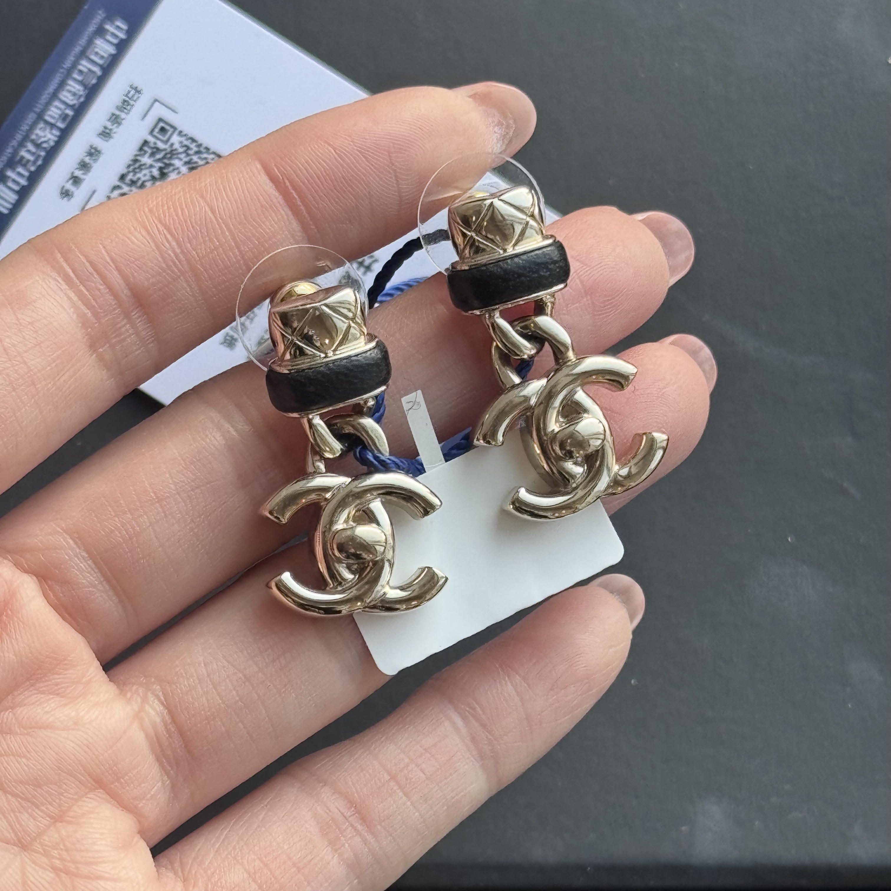 95新 Chanel/香奈儿 香奈儿书包扣皮穿耳钉