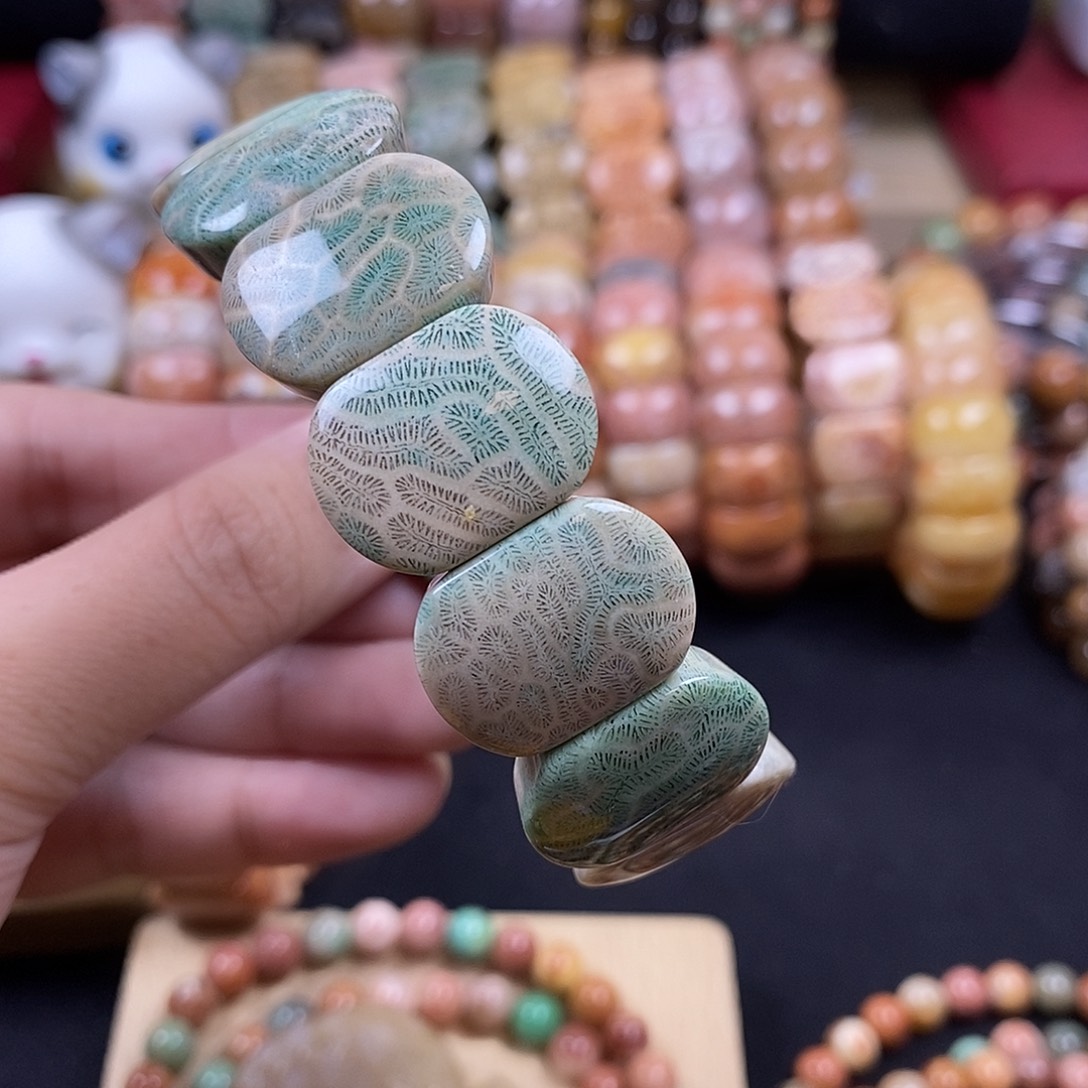 未镶嵌手牌 硅化珊瑚（珊瑚玉）绿料脑纹 3