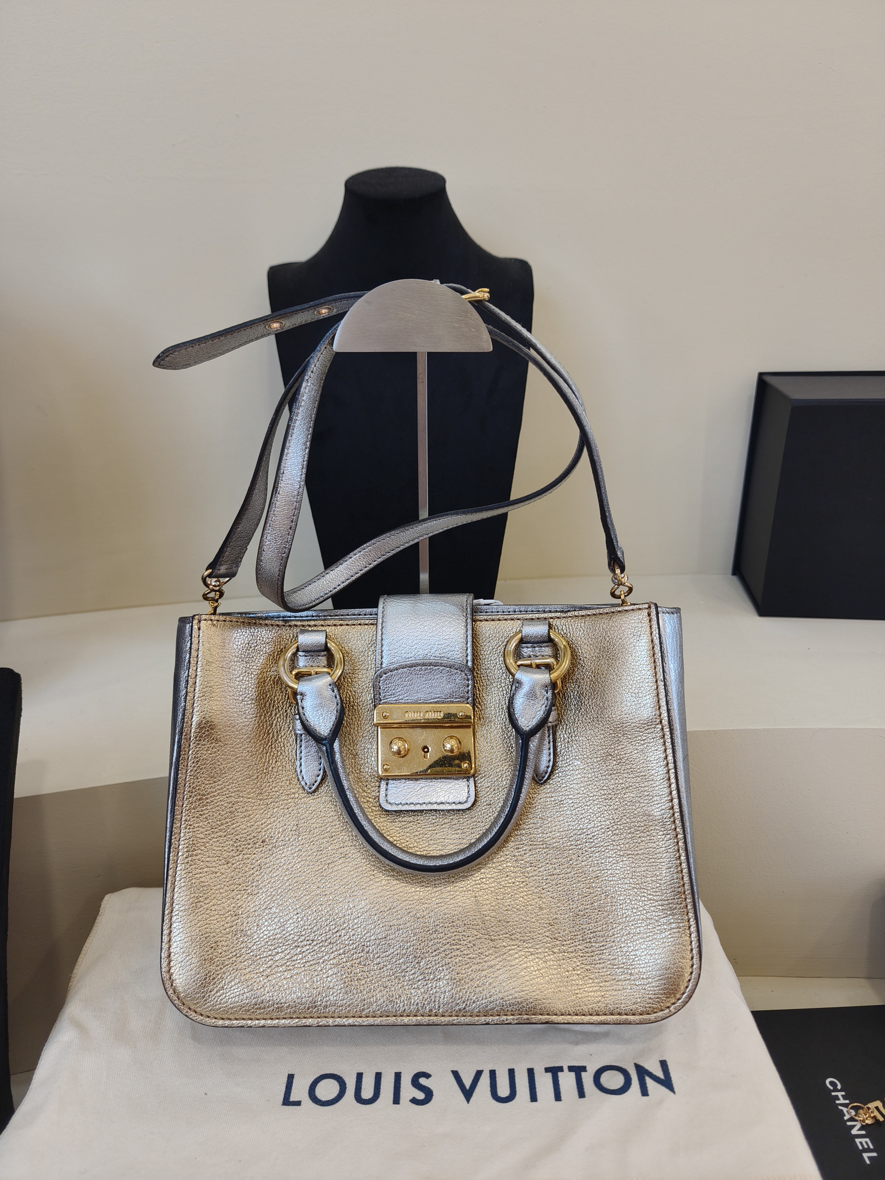 95新 MIU MIU/缪缪 95新 缪缪 金拼银 手提包 斜挎包