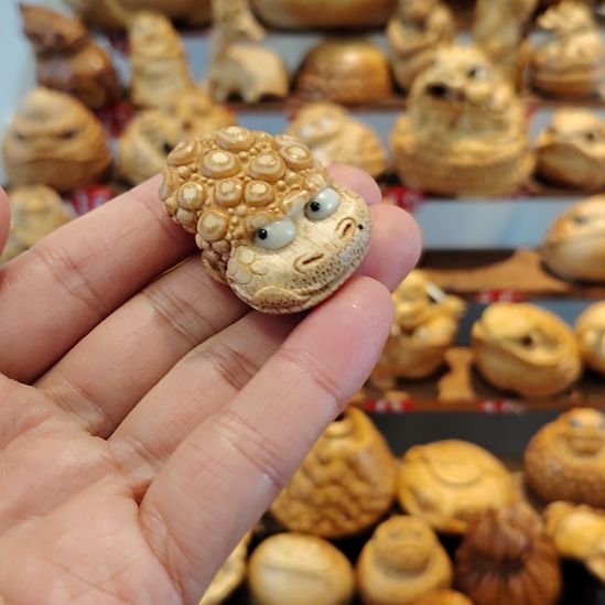 星***！竹竹根雕三足金蟾