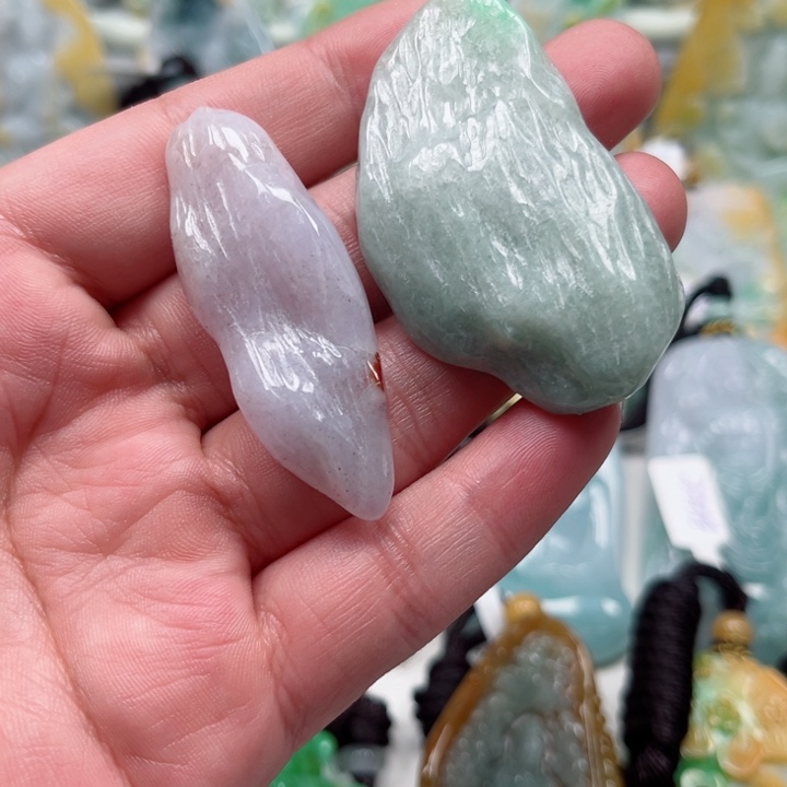 万***由翡翠未镶嵌吊坠(不含链)