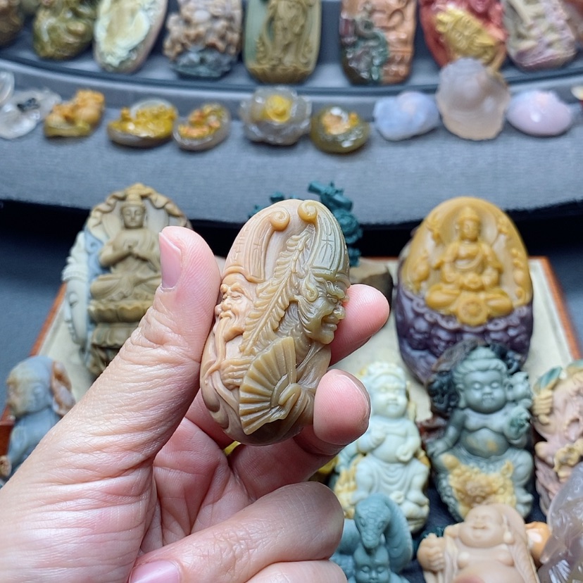 【闪购商品】定制石英质玉吊坠未镶嵌