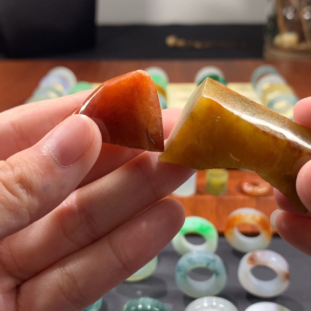 定制翡翠未镶嵌文*带雕刻