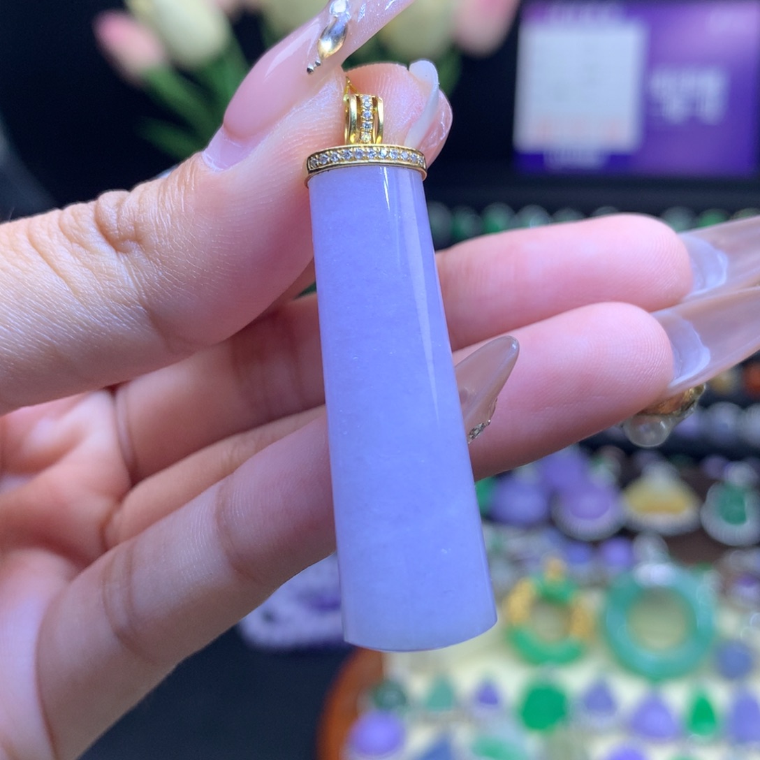 翡翠18K金镶嵌颈饰天然