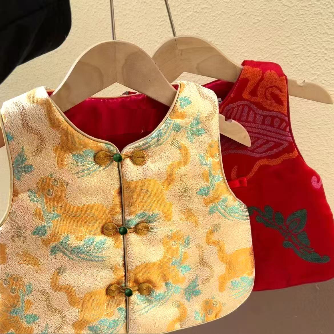 儿童新中式马甲宝宝生日唐装拜年服国风织锦缎真提花丝绸棉马甲