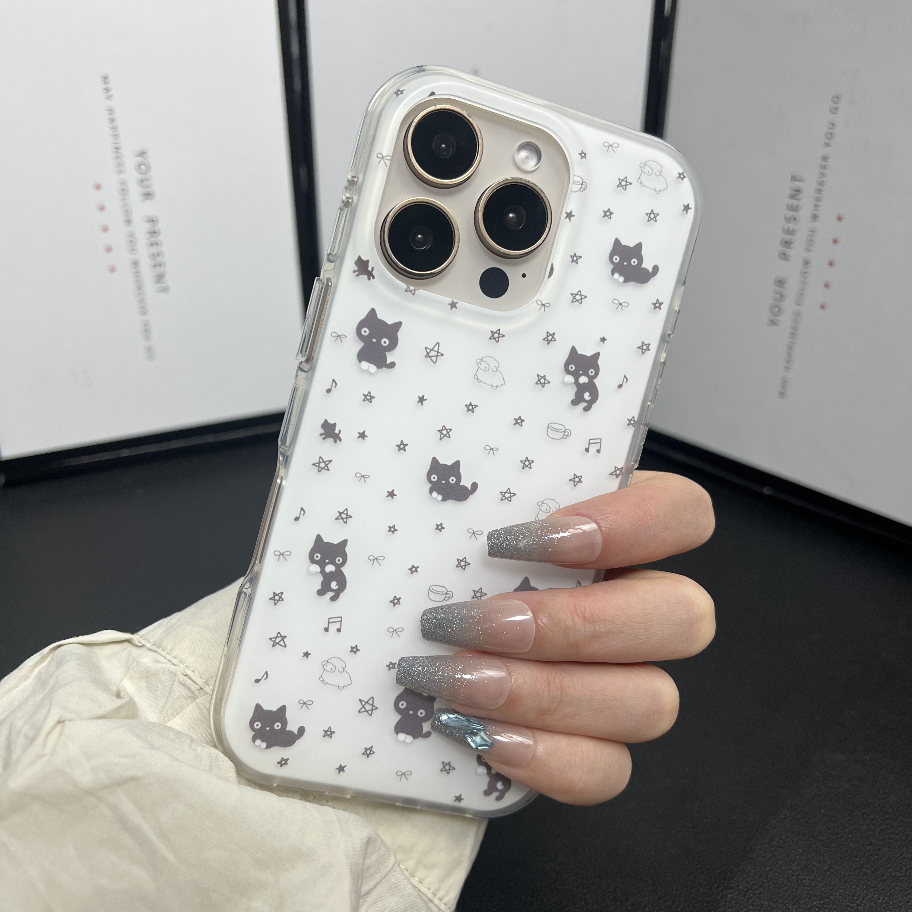 ins可爱萌宠黑色猫咪适用iPhone16Pro手机壳苹果15/14/13Promax女