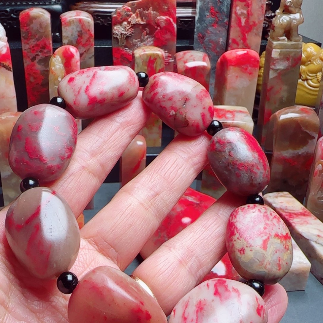 昌化石昌化鸡血石