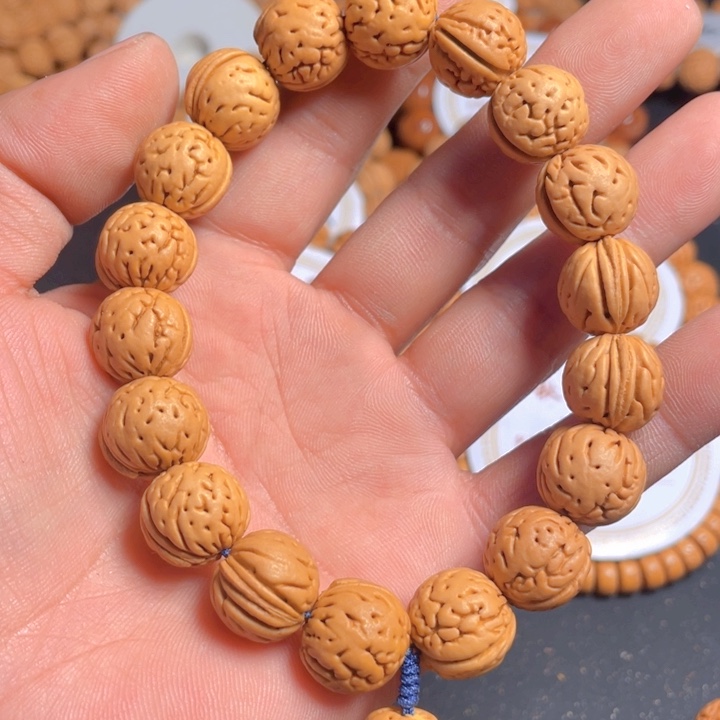 桃核吊坠婚****）小黄桃