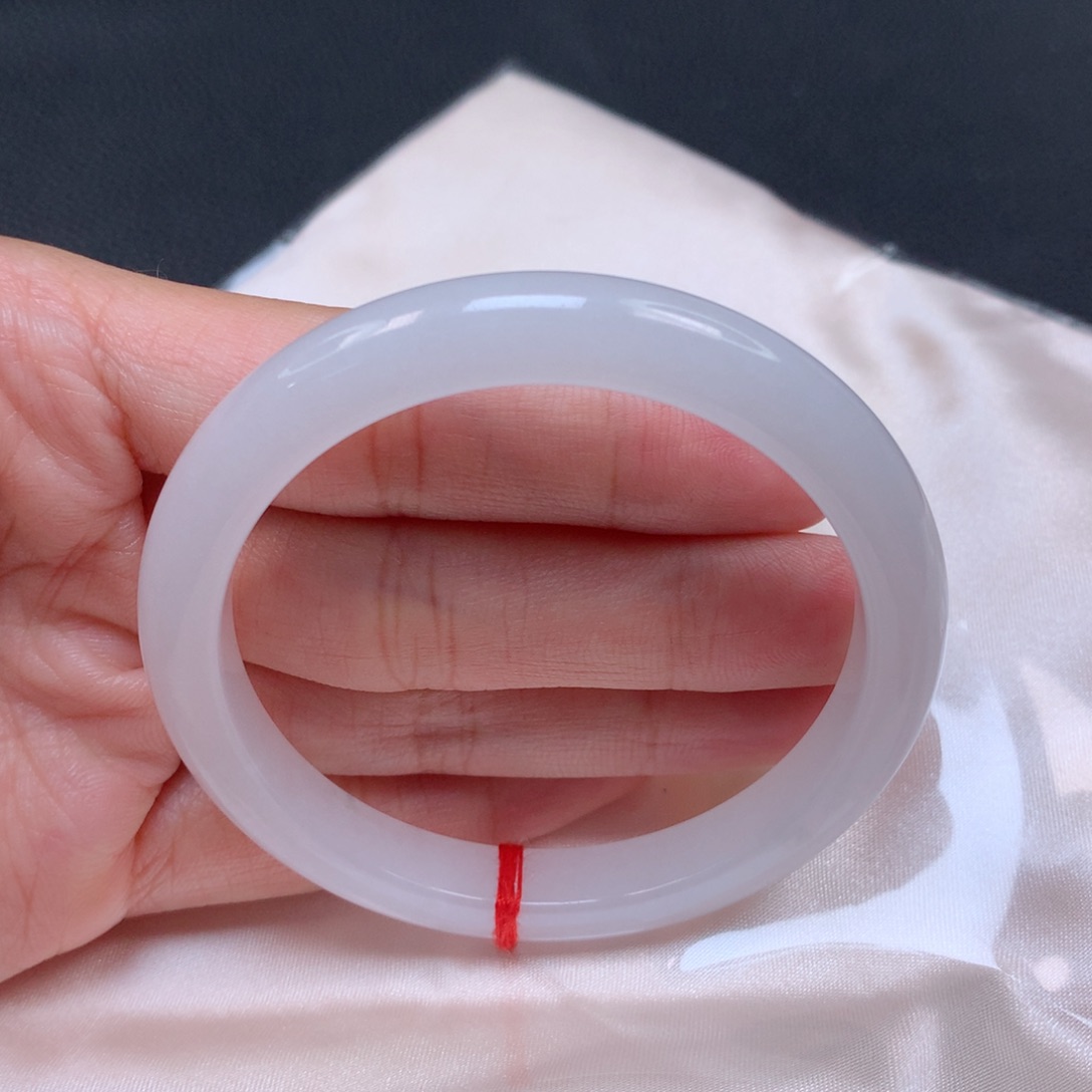 翡翠手镯未镶嵌天然