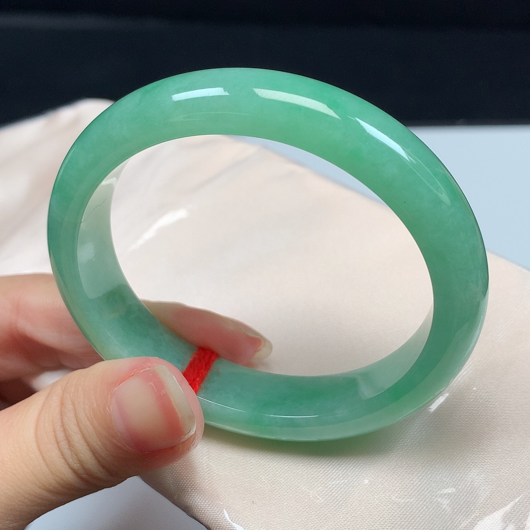 翡翠未镶嵌手镯1520贵妃