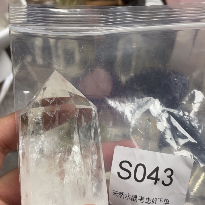 未镶嵌珠宝半成品水晶欣*。