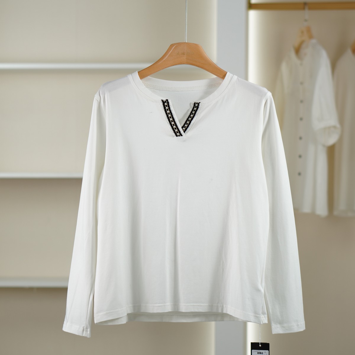 麦迪尚品【唯】51203692 简约百搭长袖T恤春秋女装品牌折扣