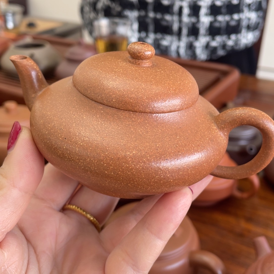 紫砂茶壶虚扁降坡泥130cc