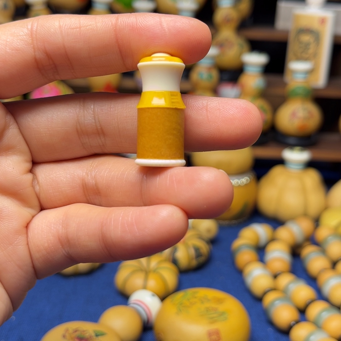 窦***姐大叶紫檀（黑酸枝木类）