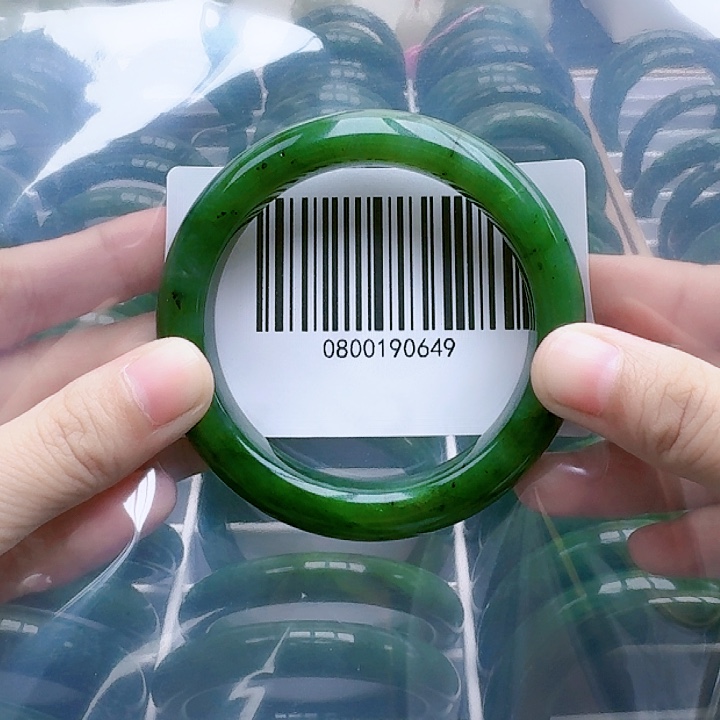 和田玉（碧玉）手镯未镶嵌57微瑕