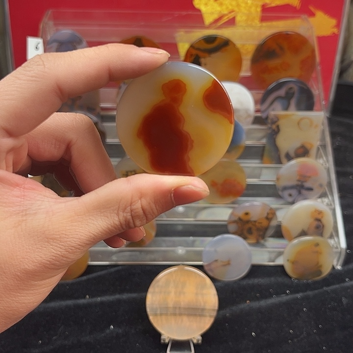 老***胡玛瑙/玉髓未镶嵌天然象形玛瑙无事牌天然象形玛瑙无事牌