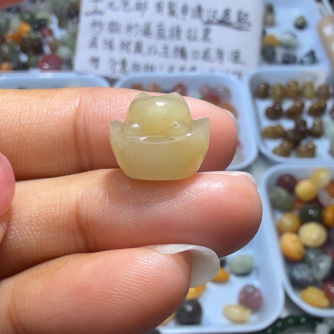 和田玉未镶嵌珠宝奇石