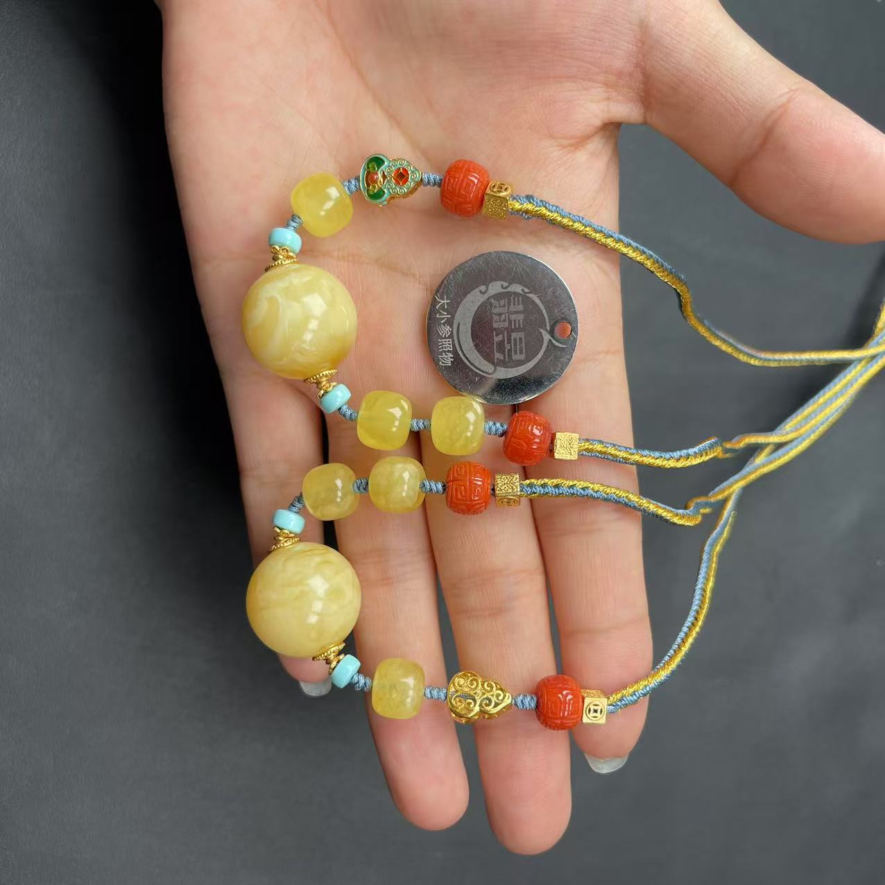 38762T06-3BH29-蜜蜡吊坠绑绳-多样性发其一