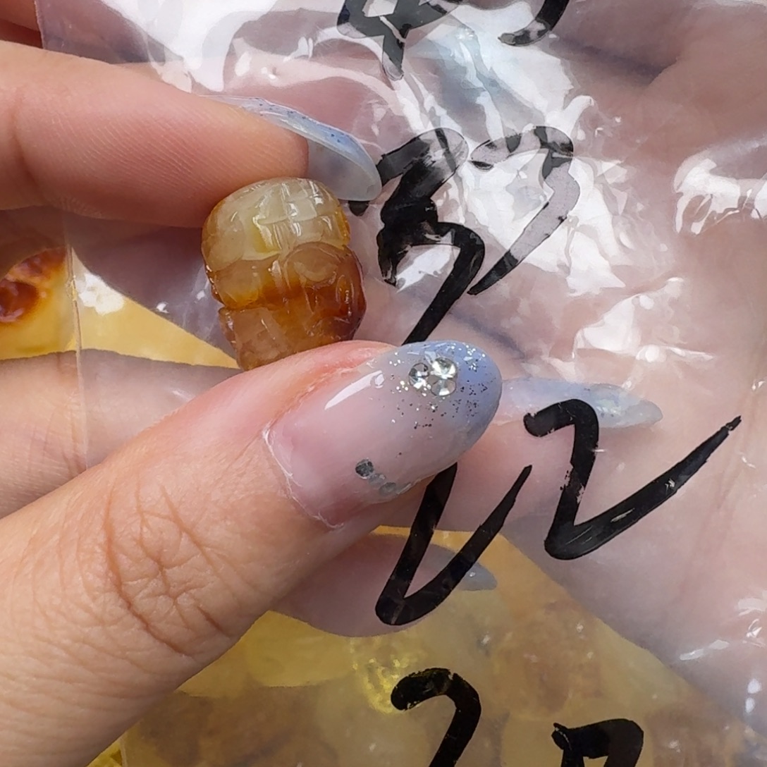 琥珀未镶嵌珠宝奇石