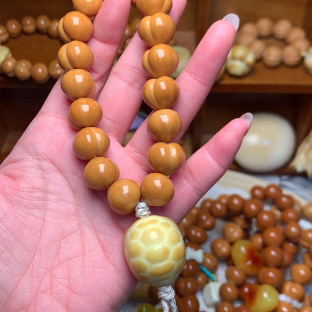 猴头核桃把件14高定屁桃手持富甲