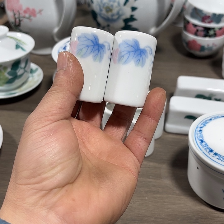 陶小桶子，小桶子，葡萄花两个